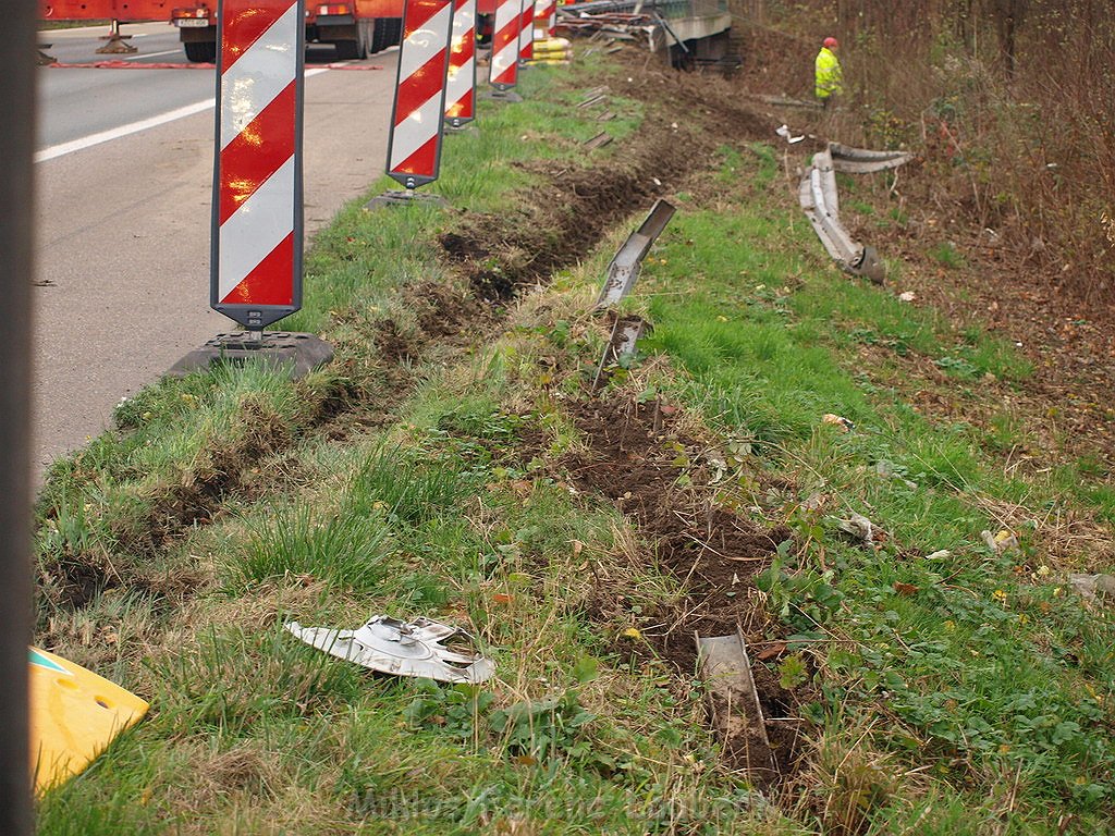 LKW stuerzt um A 3 Rich Frankfurt AK Heumar P0480.JPG